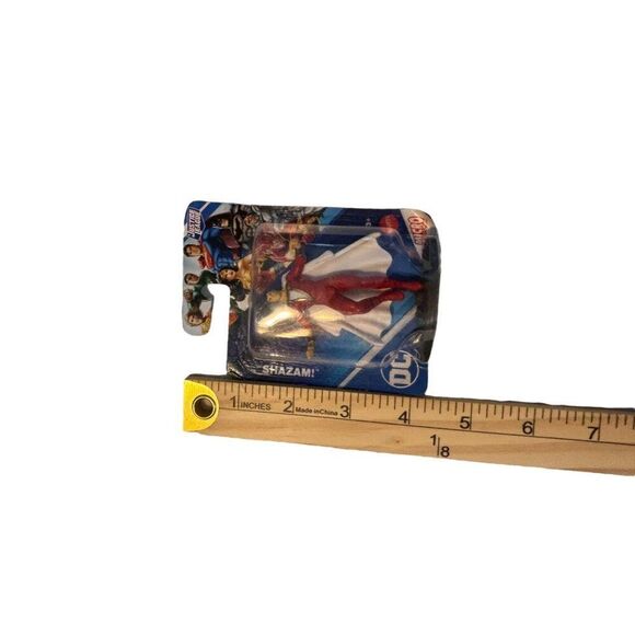 Justice League Shazam Micro Figure By Mattel Canada Inc. - DC Comics Collectible - Picture 3 of 5